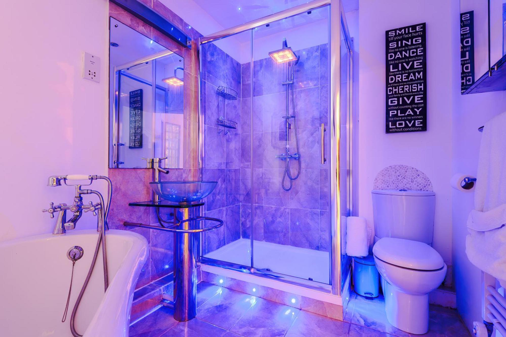 Central Northern Quarter Two Bedroom Apartment Manchester Bagian luar foto
